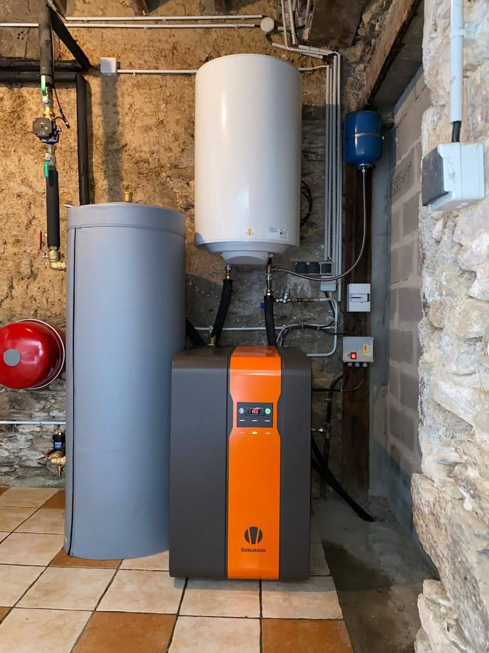 Pompe à chaleur Lemasson installée dans une grange en pierre